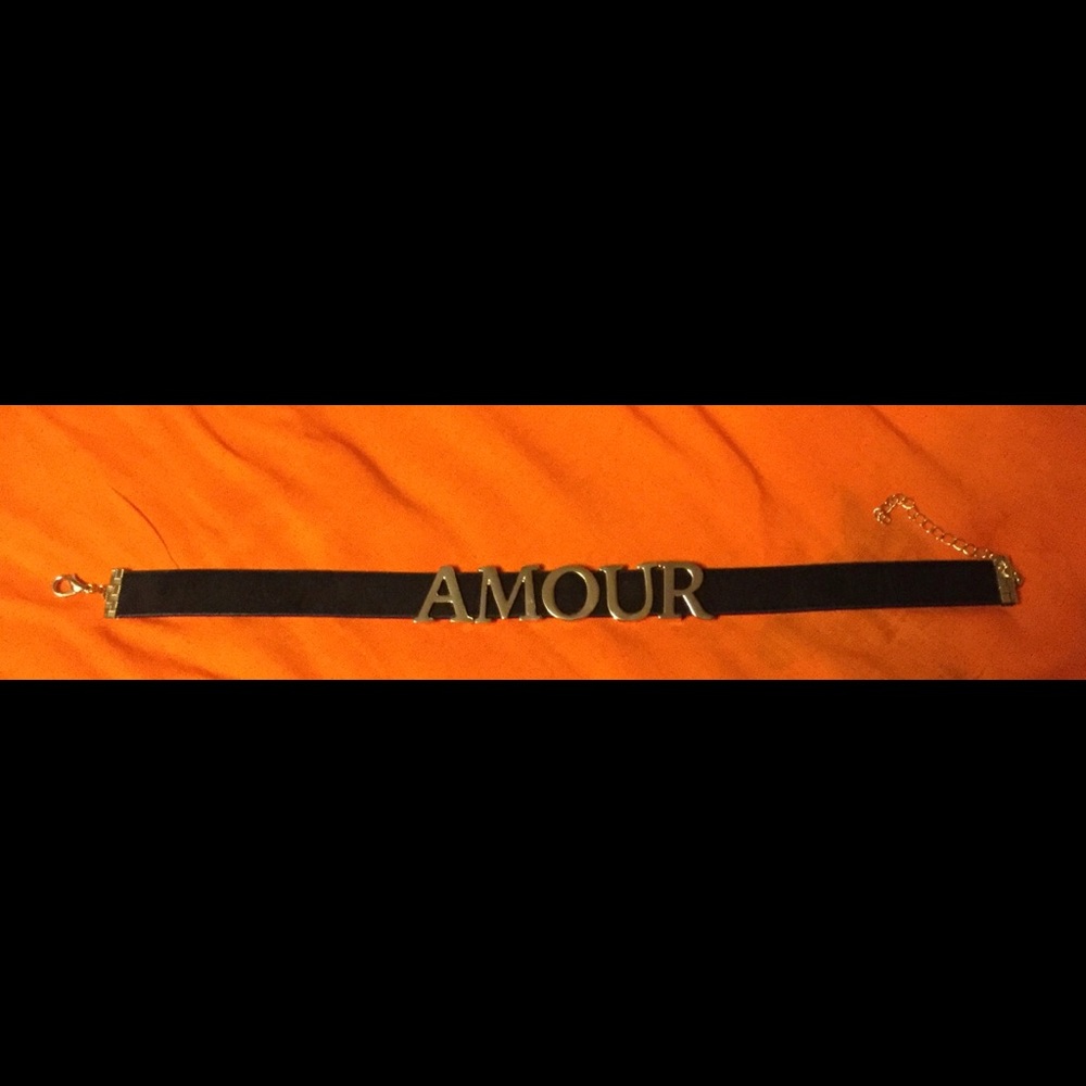 Amour choke chain